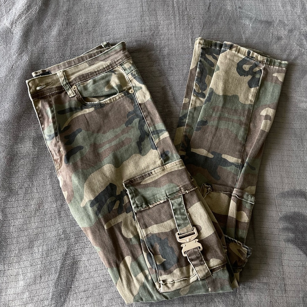Men’s Skinny Camouflage Cargo Pants